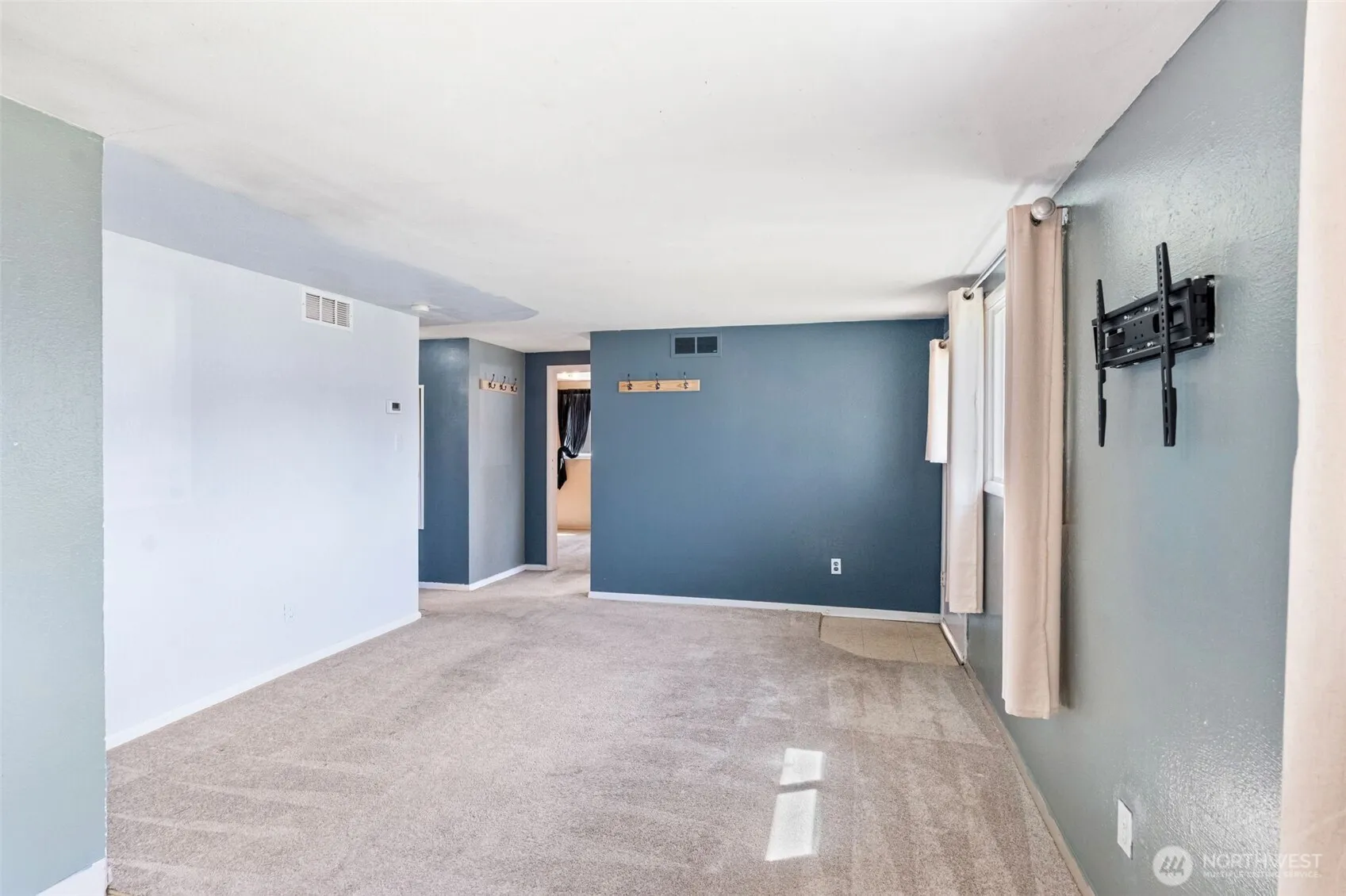 Property photo for 805 1/2 4th Avenue Sw, Puyallup photo 4