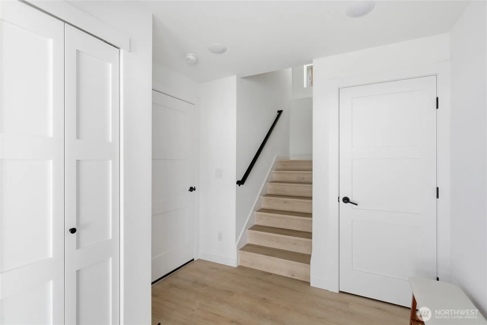 Property photo for 5716 Ne 65th Street, Seattle photo 3