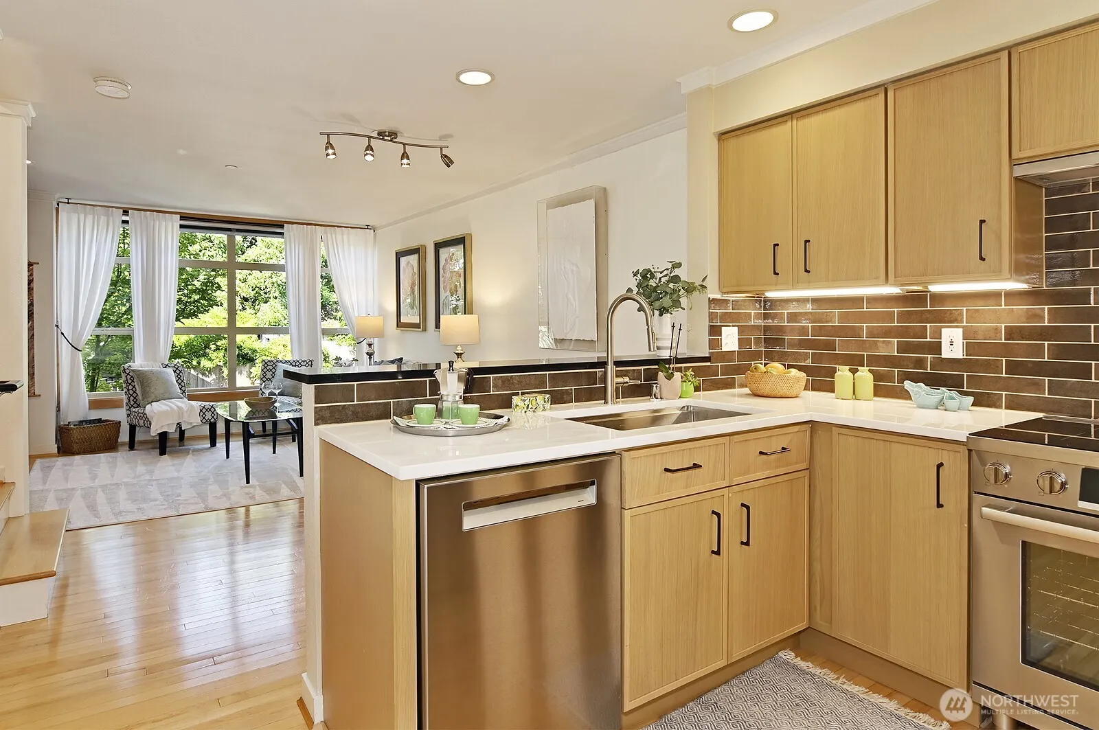 Property photo for 2502 N 50th Street #103, Seattle photo 4