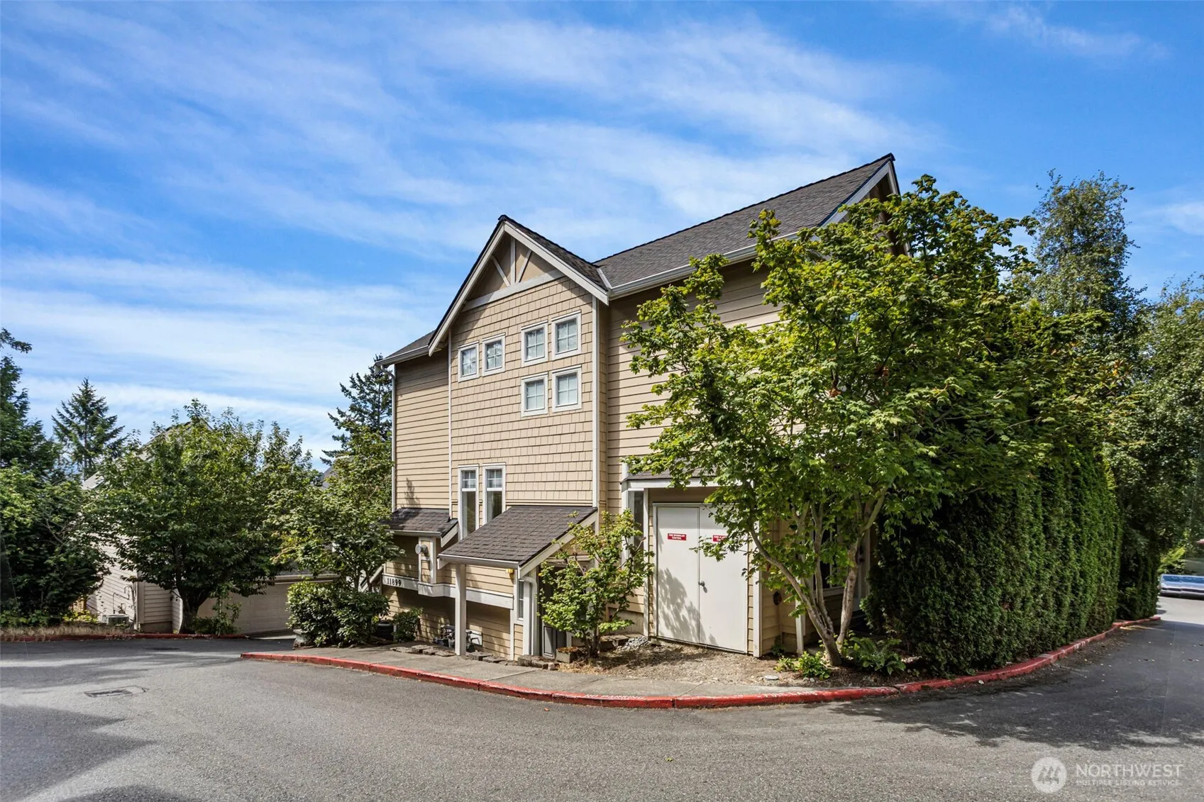 Property photo for 11899 Se 4th Place #603, Bellevue photo 2
