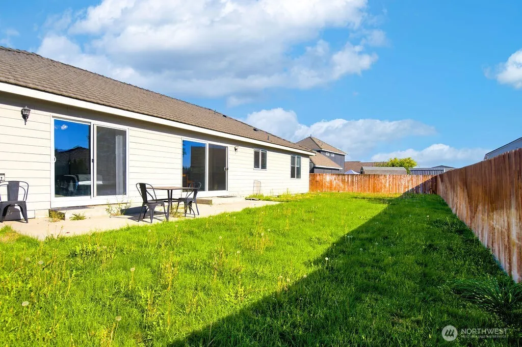 Property photo for 219 E Pinyon Court, Moses Lake photo 5