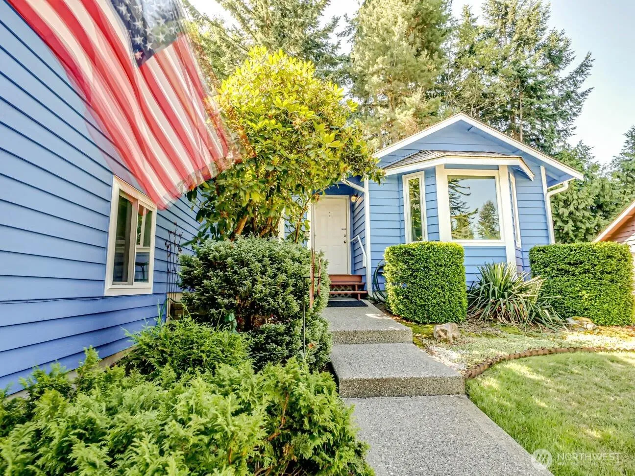 Property photo for 1608 Puget Drive, Everett photo 2