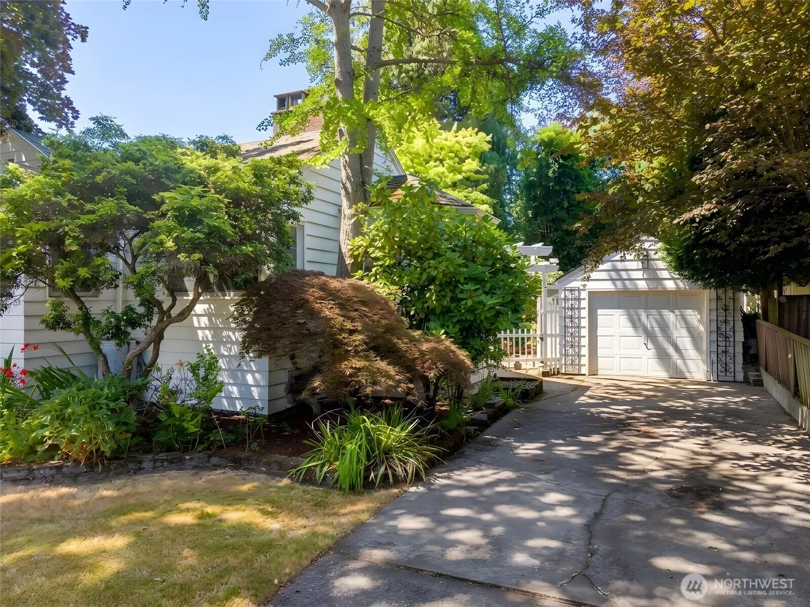 Property photo for 8552 31st Avenue Nw, Seattle photo 2