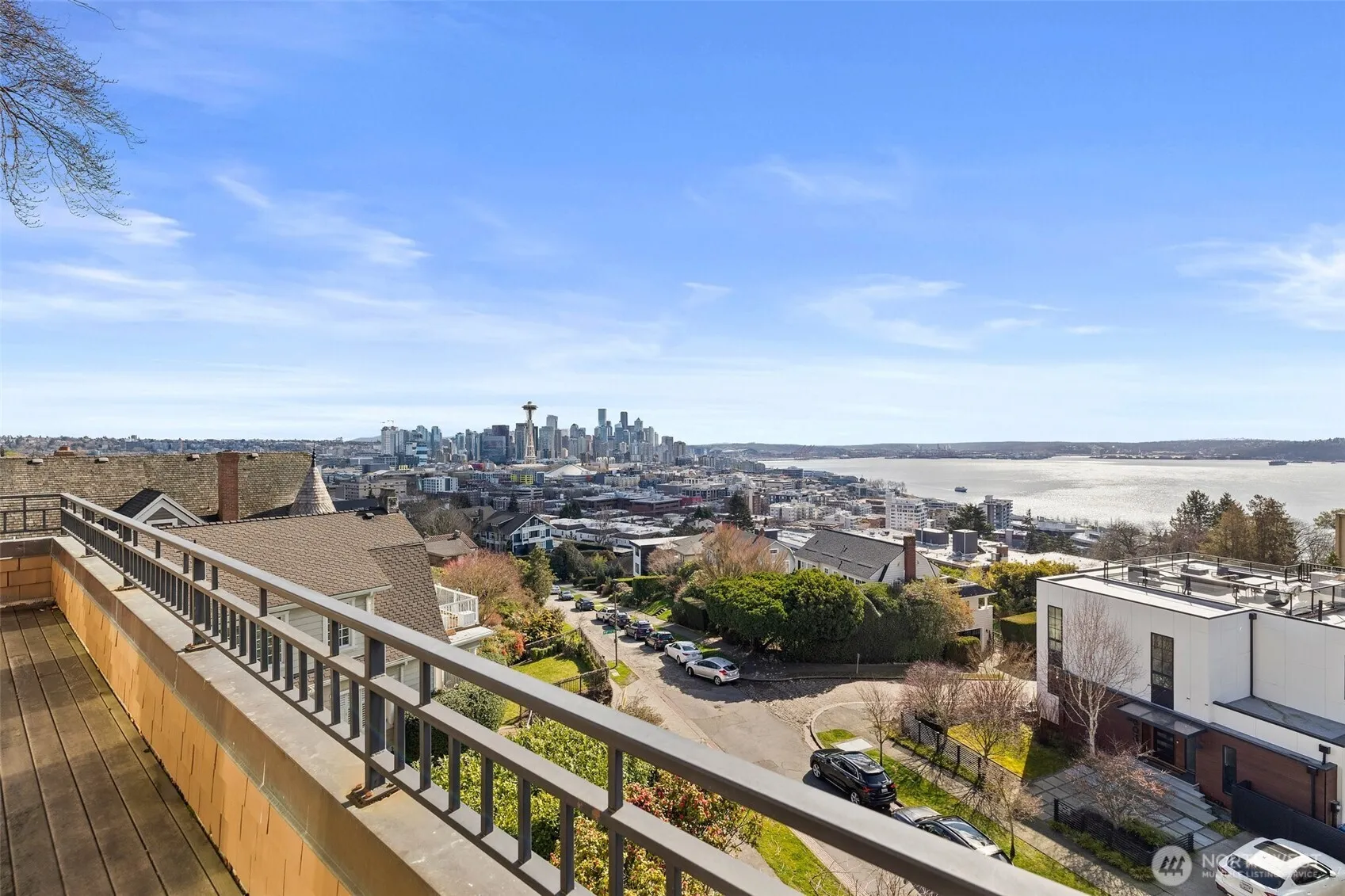 Property photo for 604 W Kinnear Place, Seattle photo 4