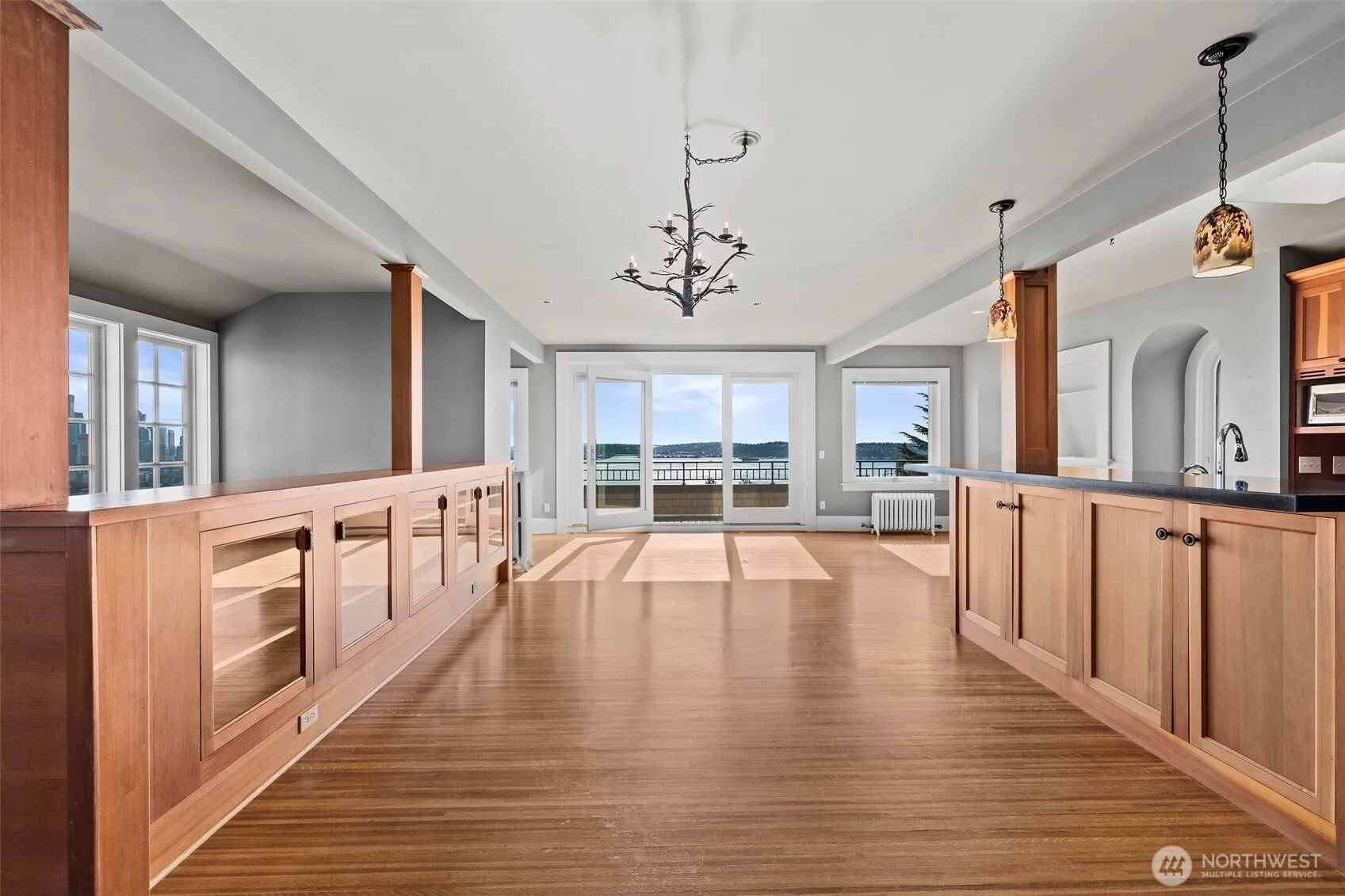 Property photo for 604 W Kinnear Place, Seattle photo 5