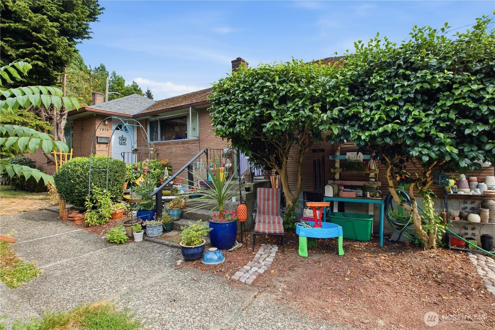 Property photo for 7418 Rainier Avenue S, Seattle photo 3