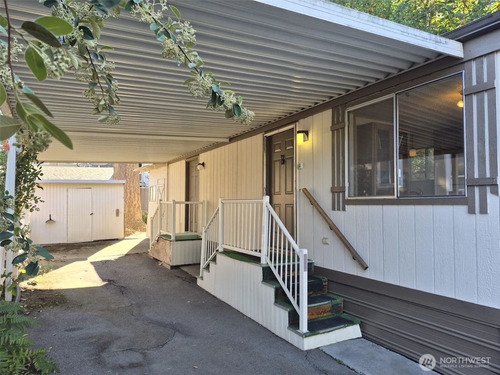Property photo for 7301 Ne 175th Street #317, Kenmore photo 3