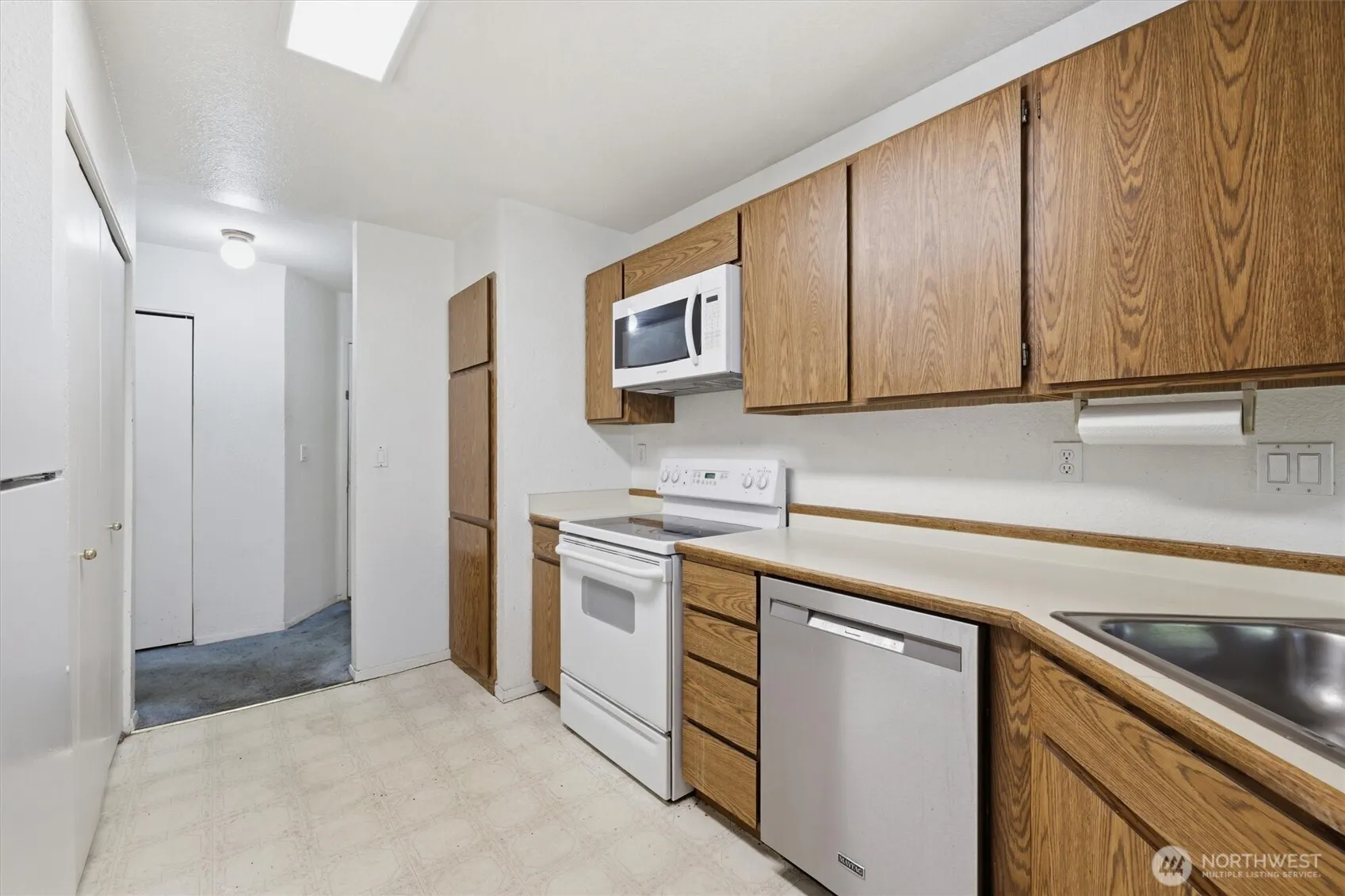 Property photo for 4200 Factoria Boulevard Se, Bellevue photo 2