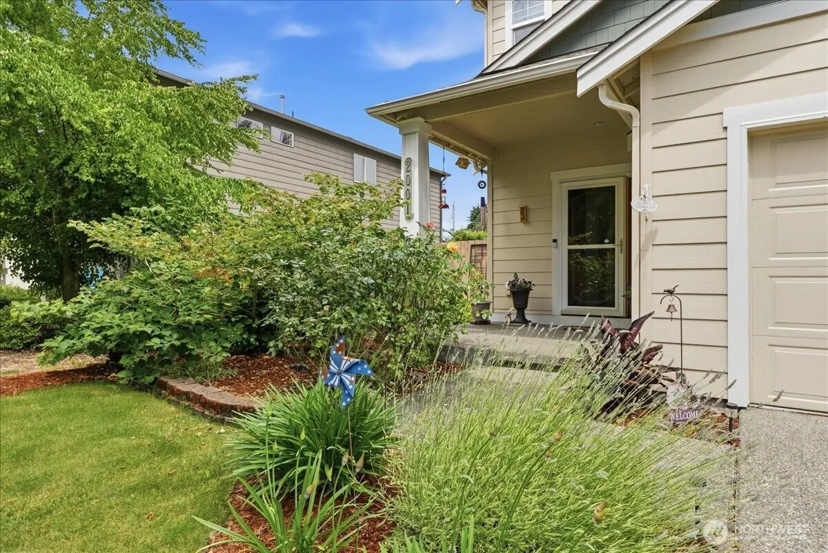 Property photo for 2001 5th Avenue Nw, Puyallup photo 3