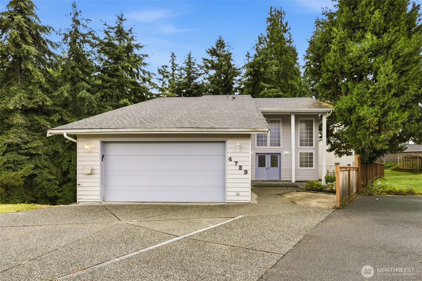 Property photo for 4729 Seahurst Avenue, Everett