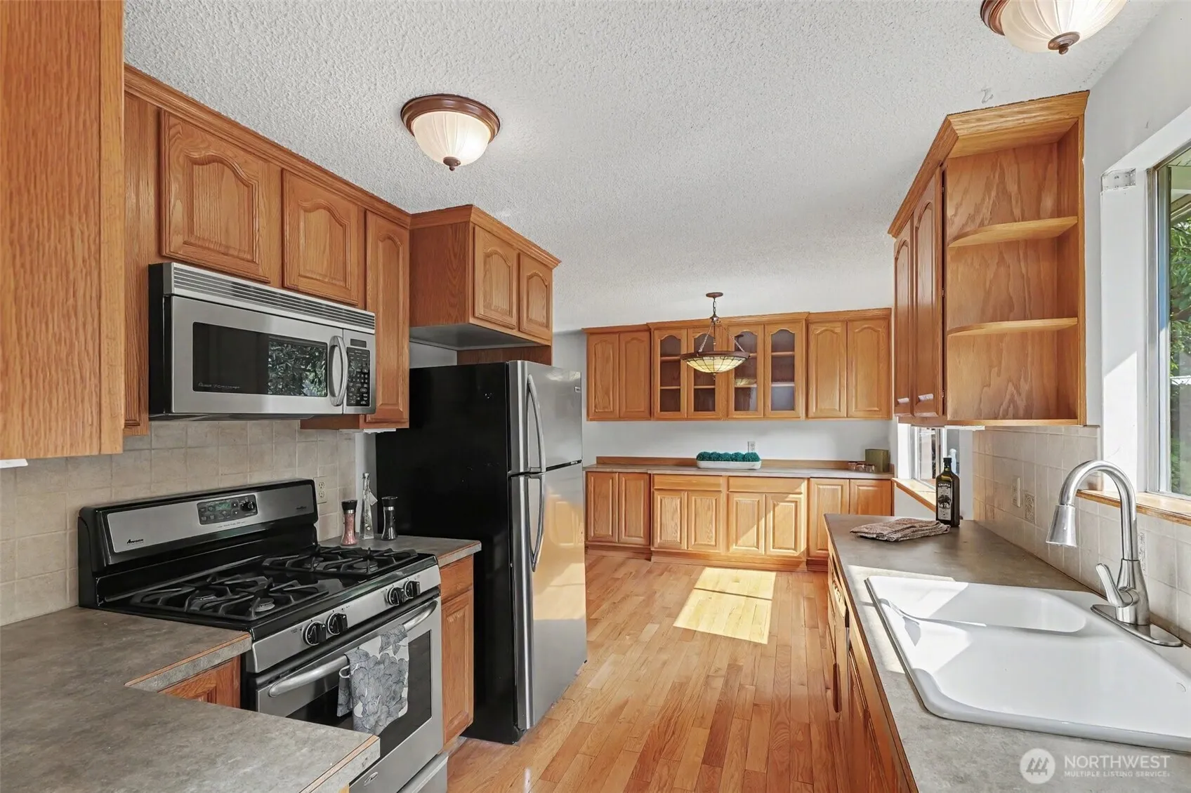 Property photo for 11617 7th Avenue Sw, Seattle photo 4