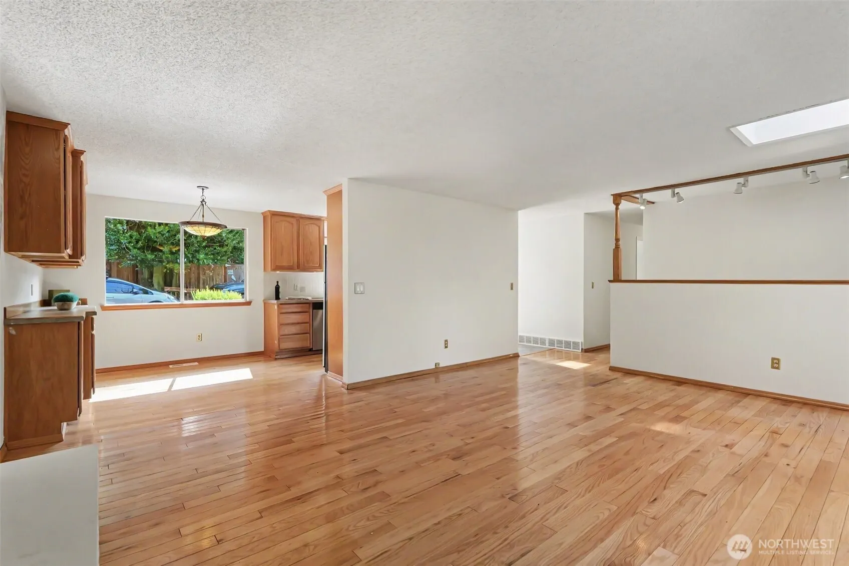 Property photo for 11617 7th Avenue Sw, Seattle photo 5