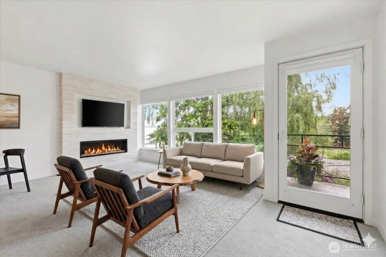 Property photo for 6201 Lake Washington Blvd Ne #307, Kirkland photo 3