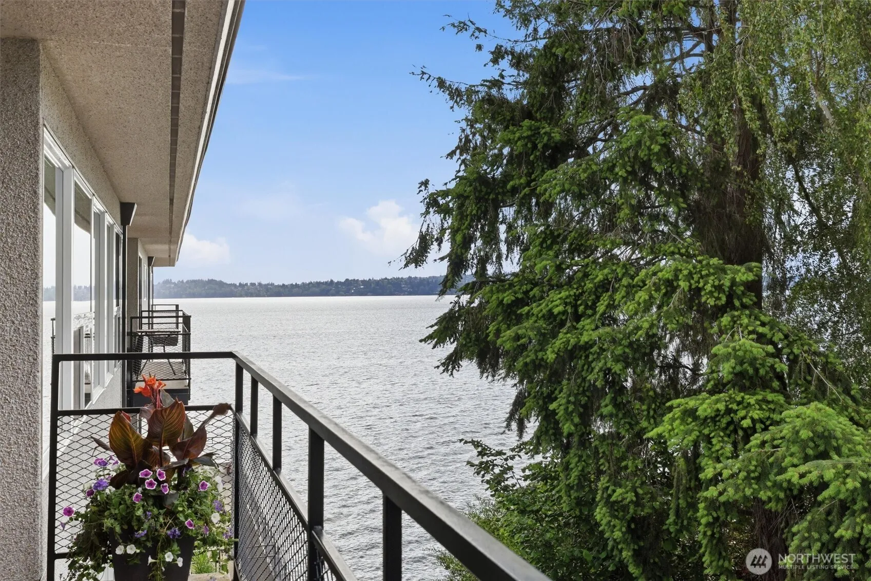 Property photo for 6201 Lake Washington Blvd Ne #307, Kirkland photo 2