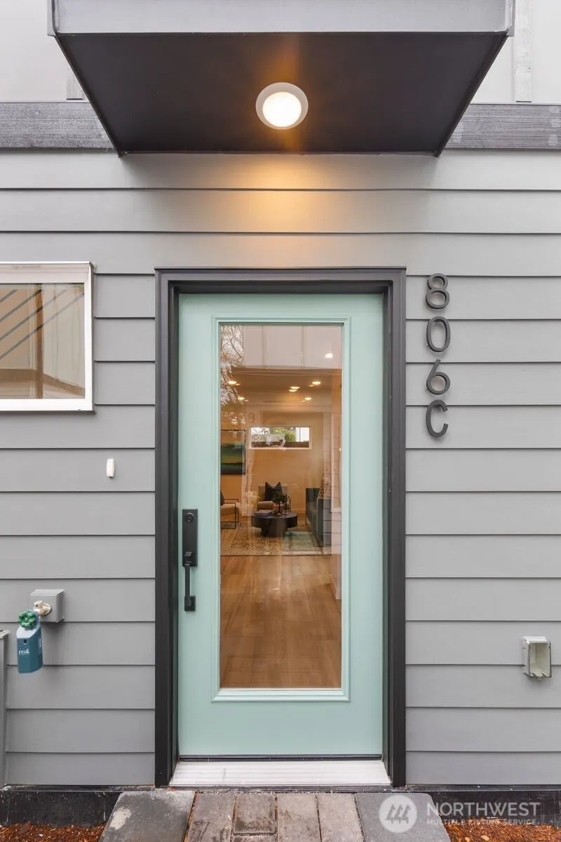 Property photo for 806 C S Rose Street, Seattle photo 4