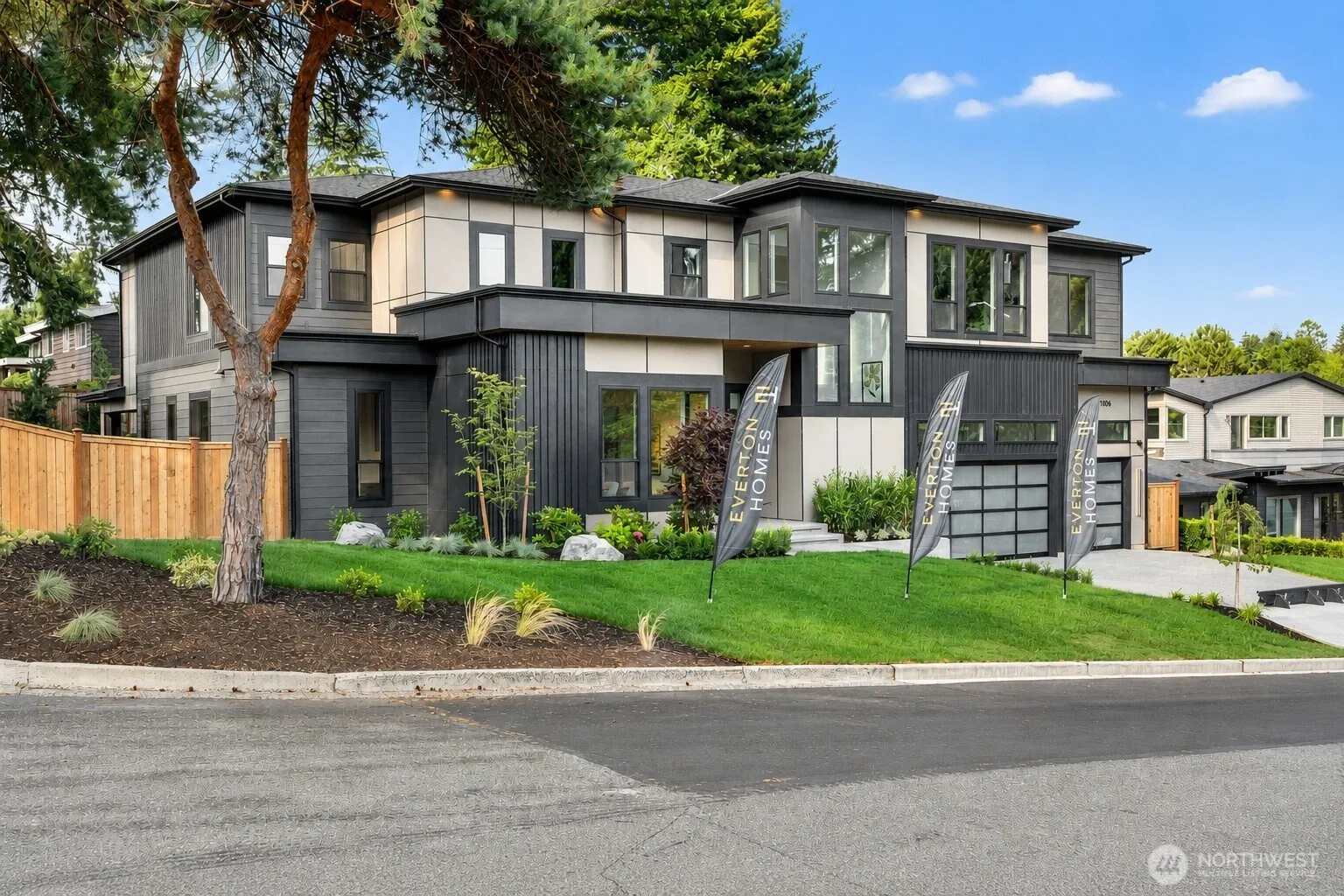 Property photo for 11106 Se 4th Street, Bellevue