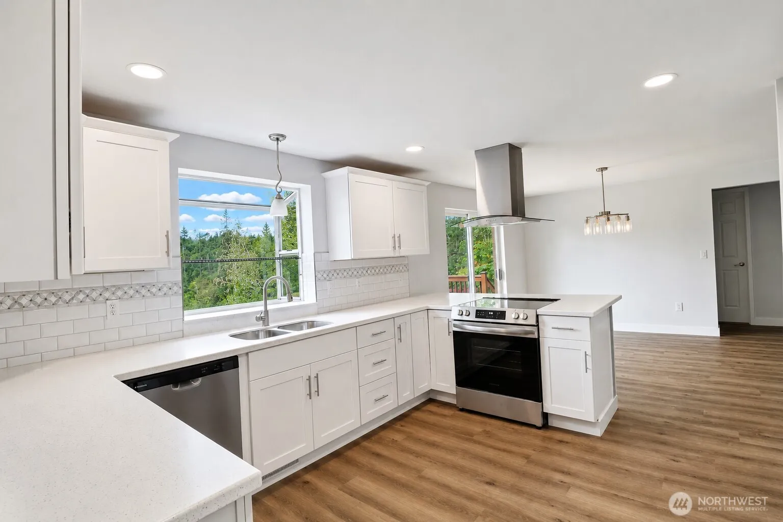 Property photo for 8410 Kaster Drive Ne, Bremerton photo 4