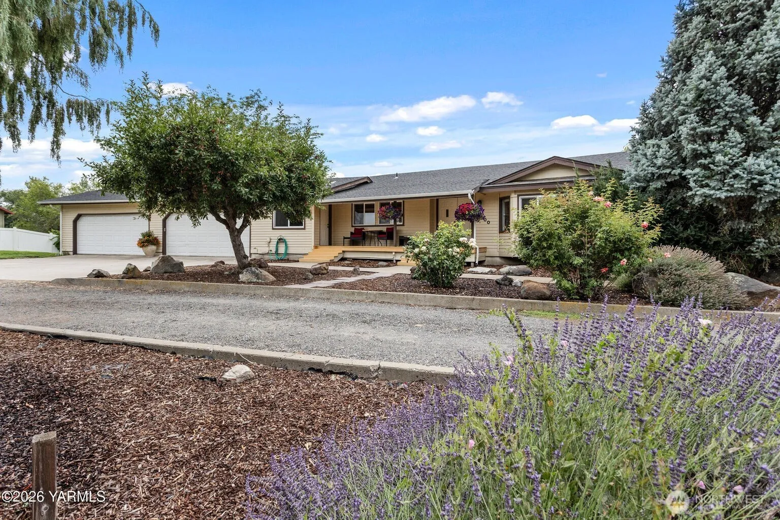 Property photo for 1300 Meadowlark Lane, Zillah photo 2