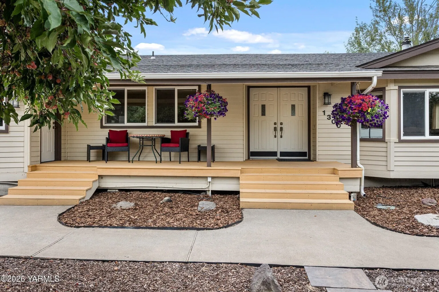 Property photo for 1300 Meadowlark Lane, Zillah photo 3
