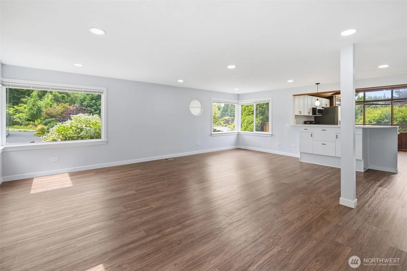 Property photo for 11331 E Riverside Drive, Bothell photo 3