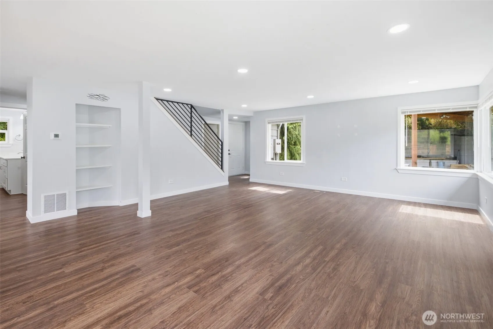 Property photo for 11331 E Riverside Drive, Bothell photo 5