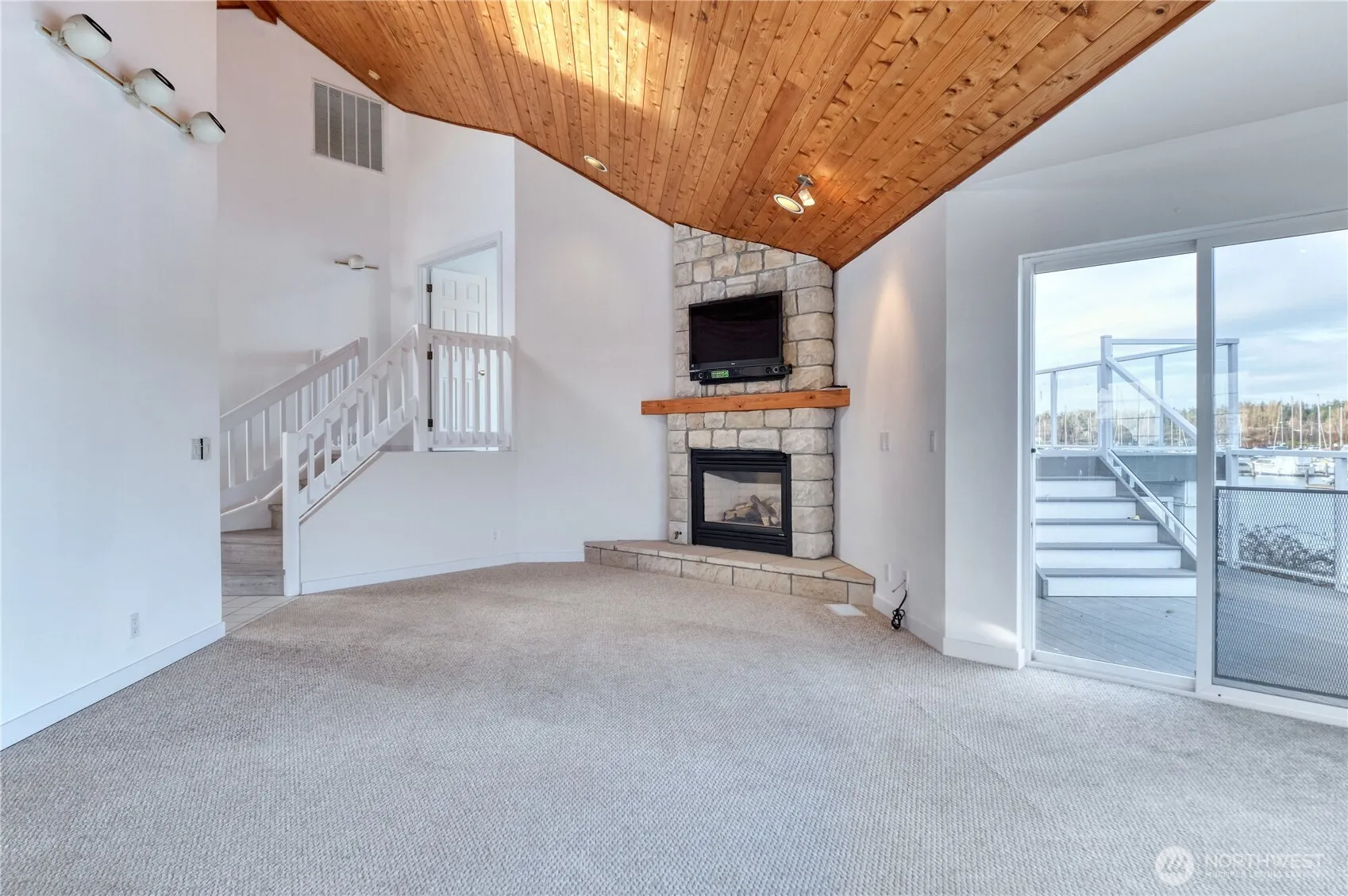 Property photo for 1648 Harbor Seal Drive, Point Roberts photo 4