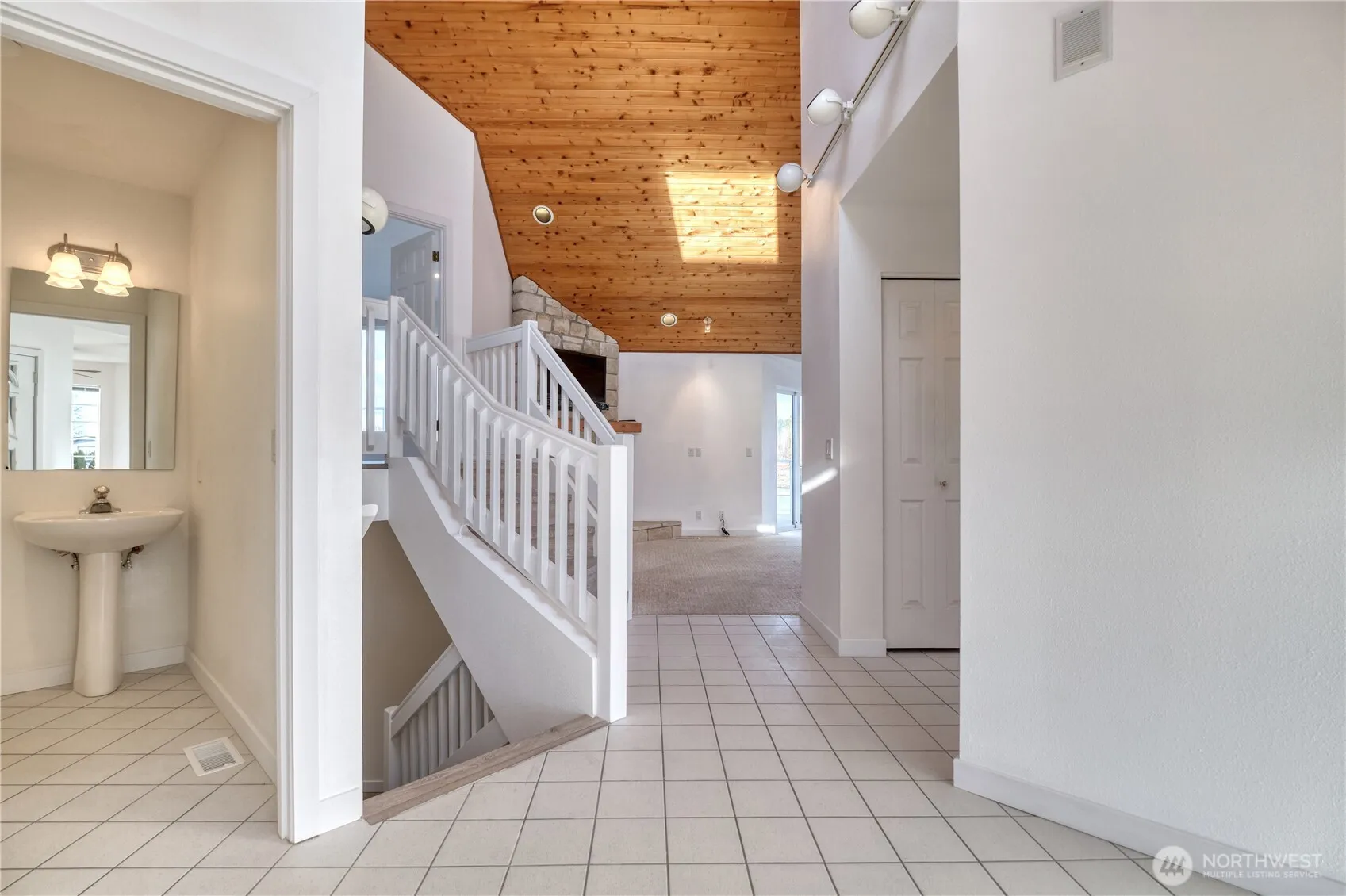 Property photo for 1648 Harbor Seal Drive, Point Roberts photo 3