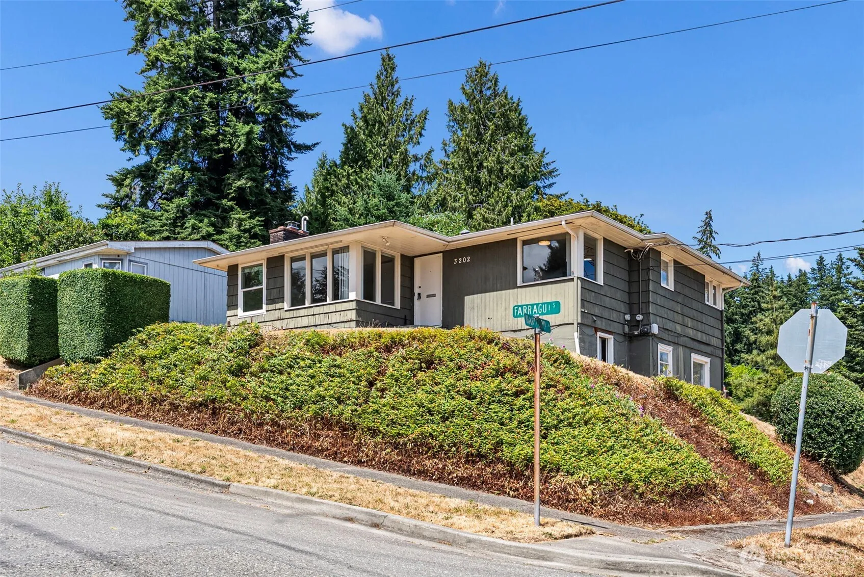 Property photo for 3202 Farragut Street, Bremerton