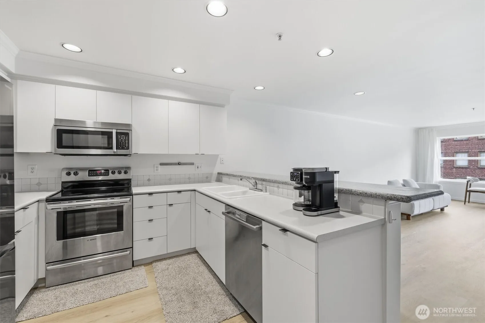 Property photo for 1417 Queen Anne Avenue N #303, Seattle photo 5