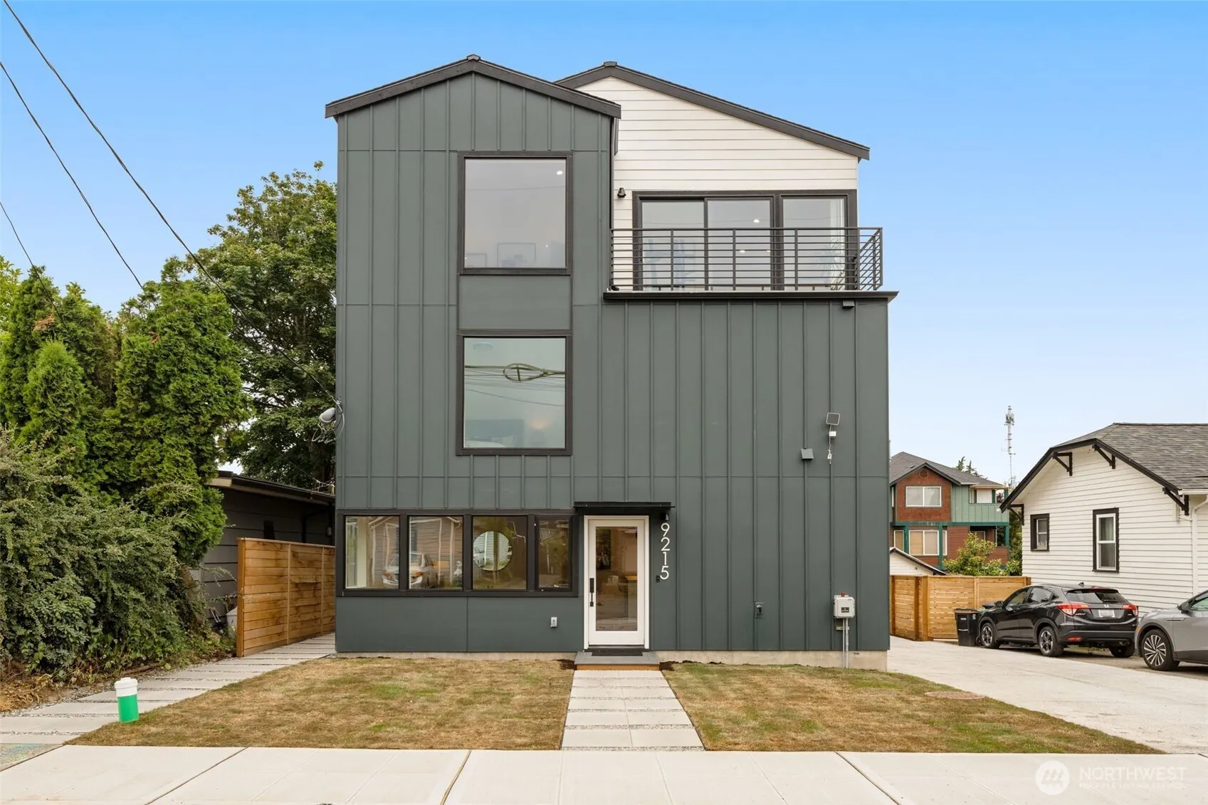 Property photo for 9215 12th Avenue Ne, Seattle photo 2