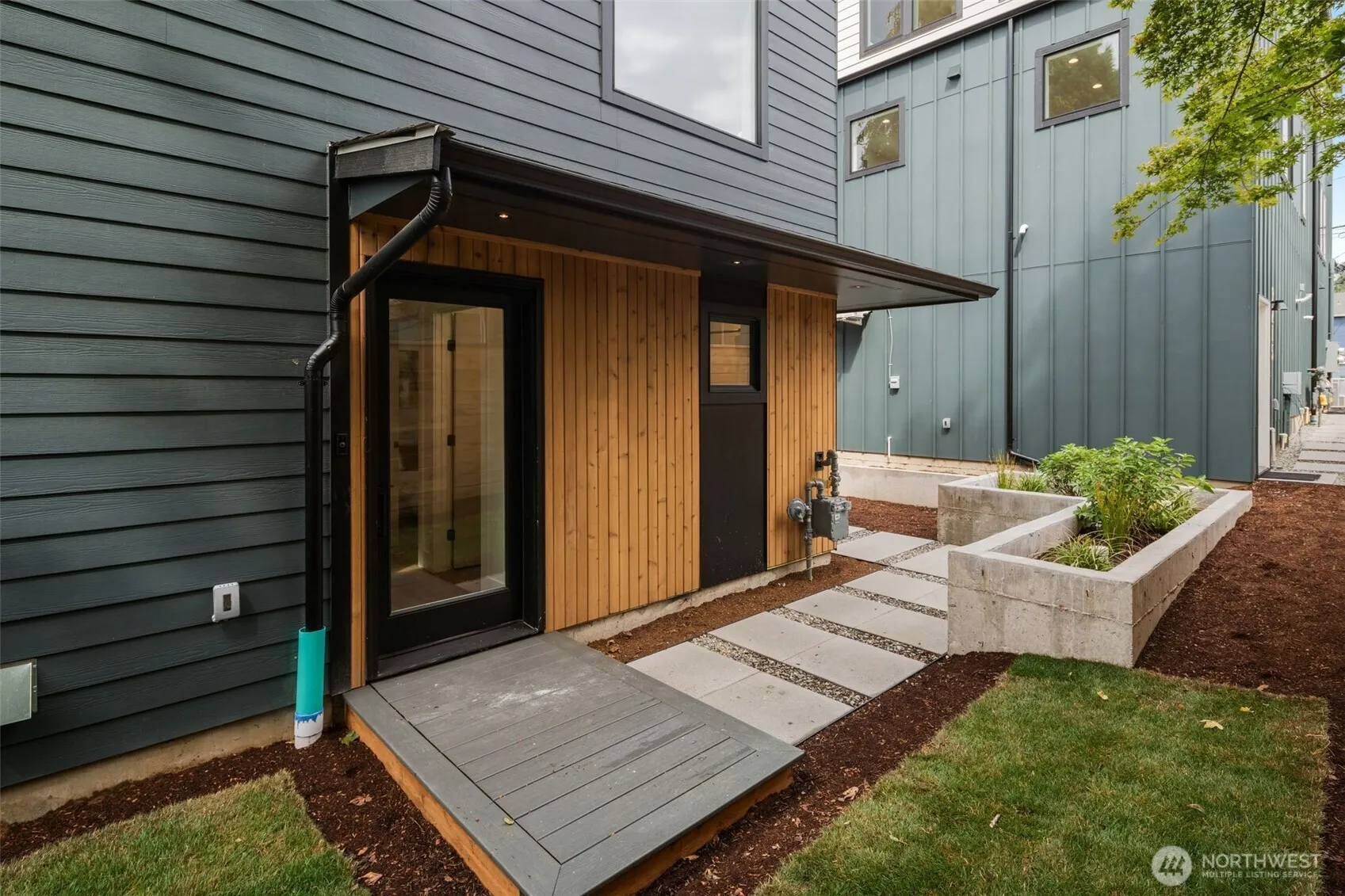 Property photo for 9211 12th Avenue Ne, Seattle photo 3