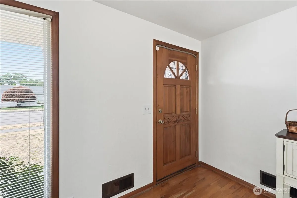 Property photo for 1318 F Street Se, Auburn photo 3