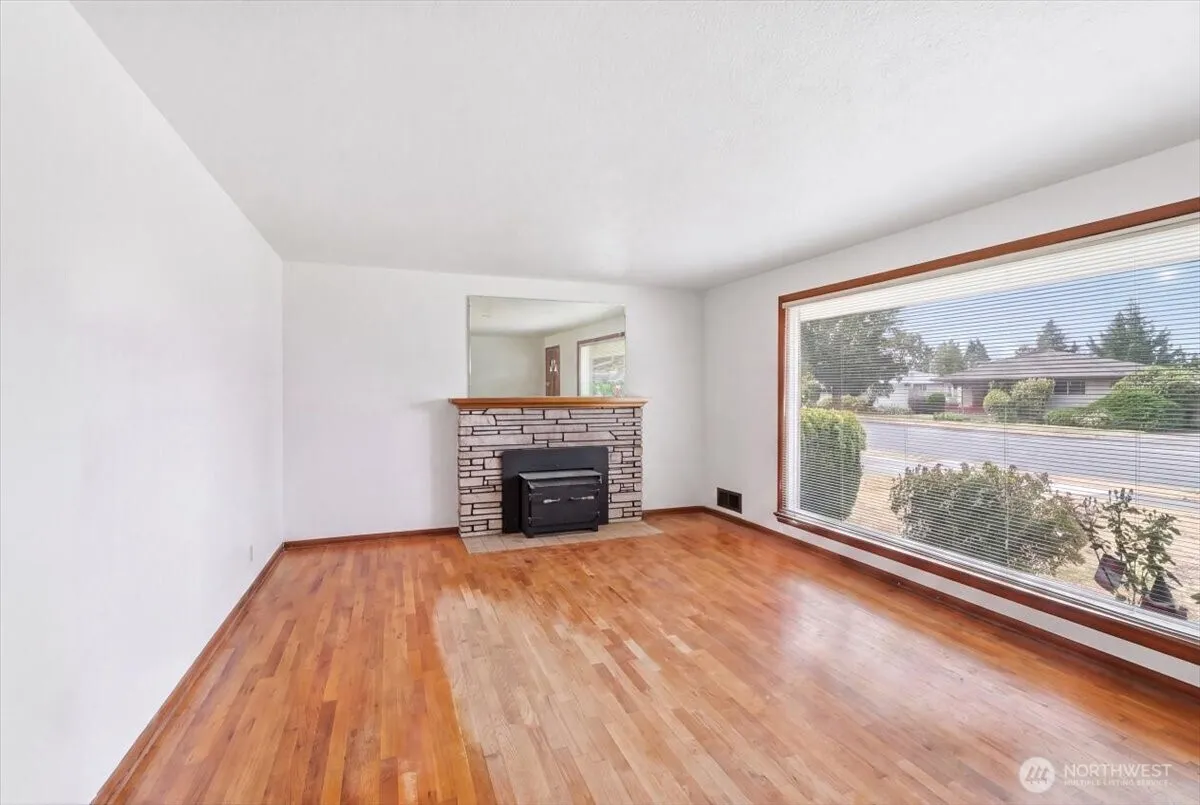 Property photo for 1318 F Street Se, Auburn photo 5