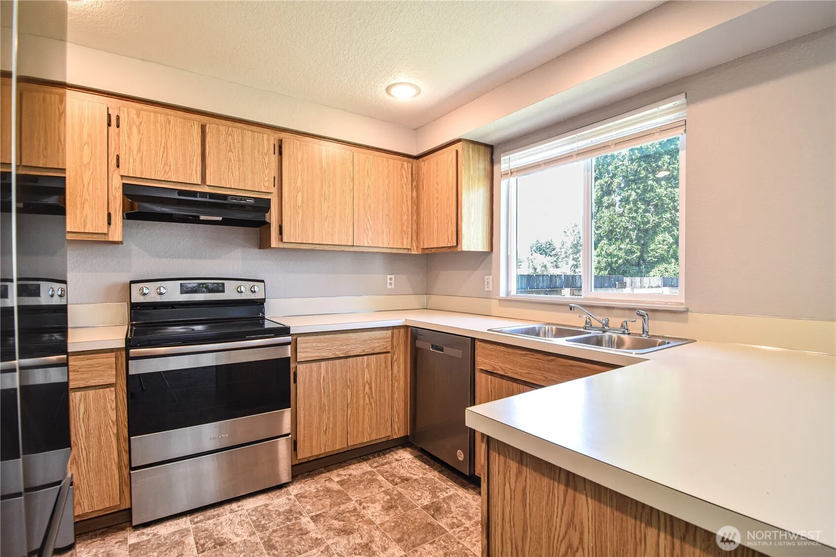 Property photo for 1414 128th Drive Ne, Lake Stevens photo 5
