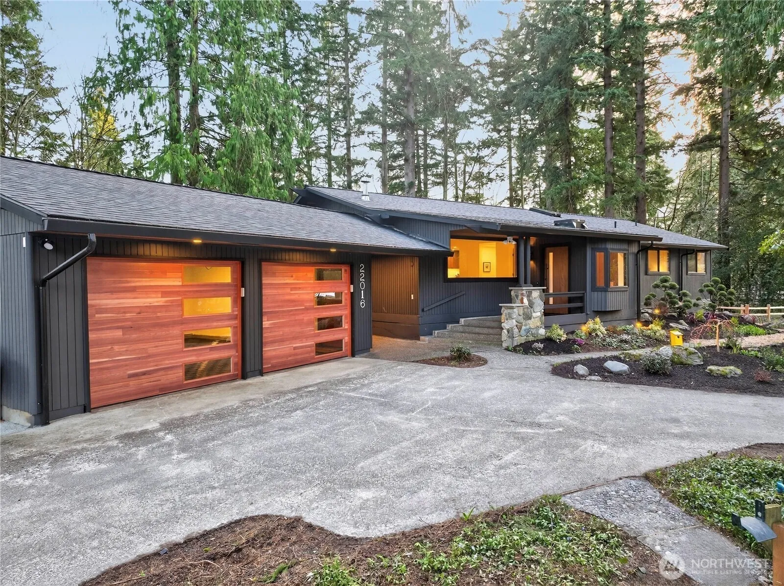 Property photo for 22016 Vine Road, Brier photo 2