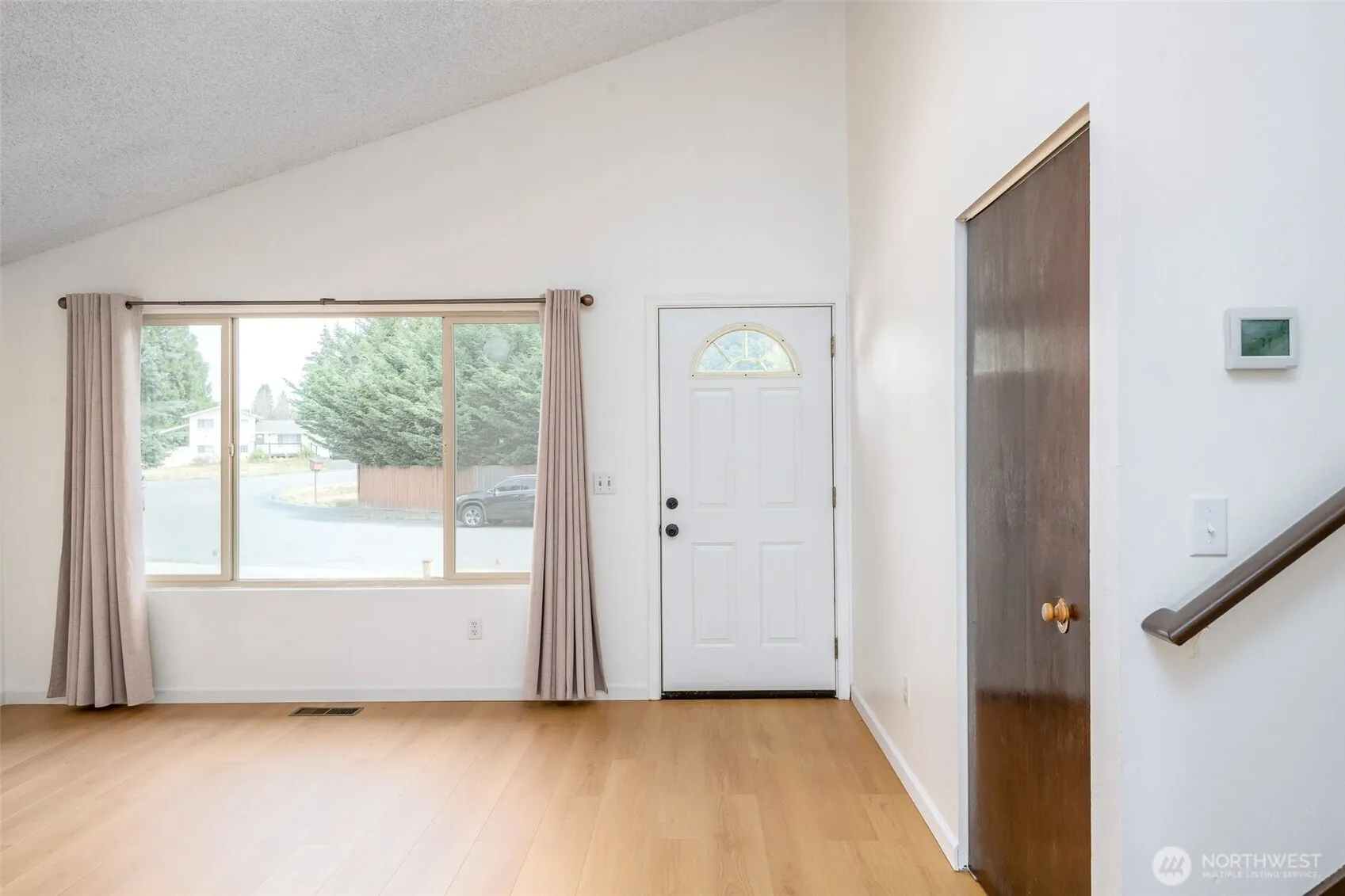 Property photo for 30031 45th Place S, Auburn photo 3