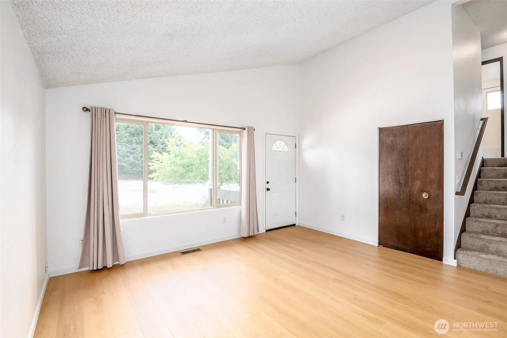Property photo for 30031 45th Place S, Auburn photo 5