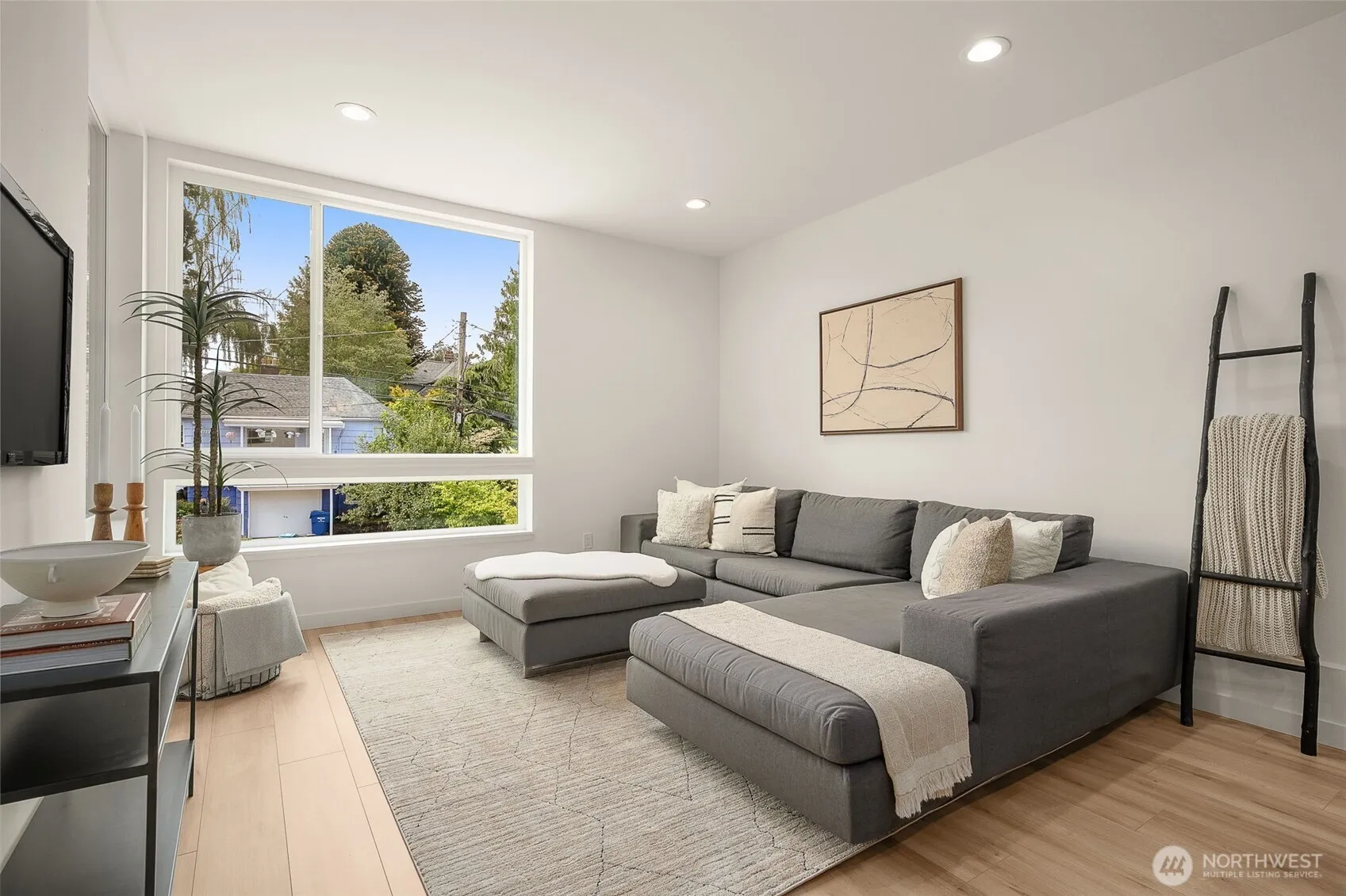Property photo for 1912 B Ferry Avenue Sw, Seattle photo 4