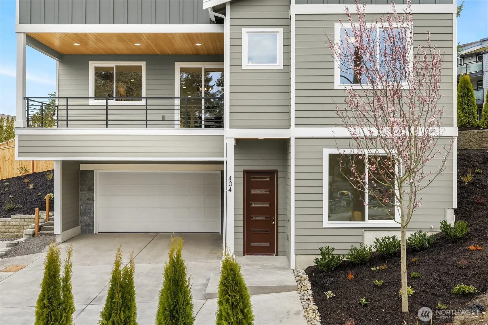 Property photo for 404 Edmonds Ave Ne, Renton photo 2