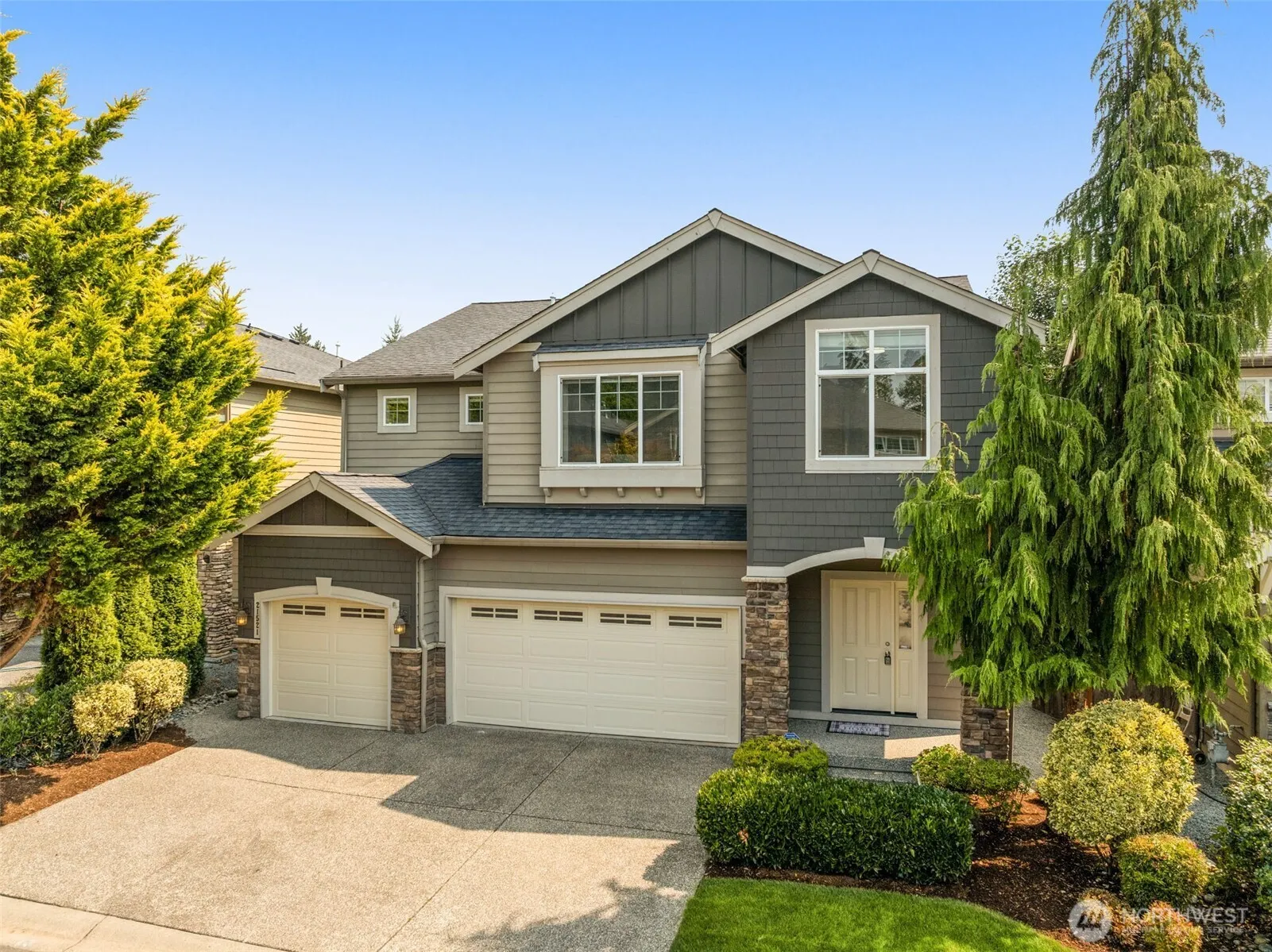 Property photo for 21521 37th Avenue Se, Bothell photo 2