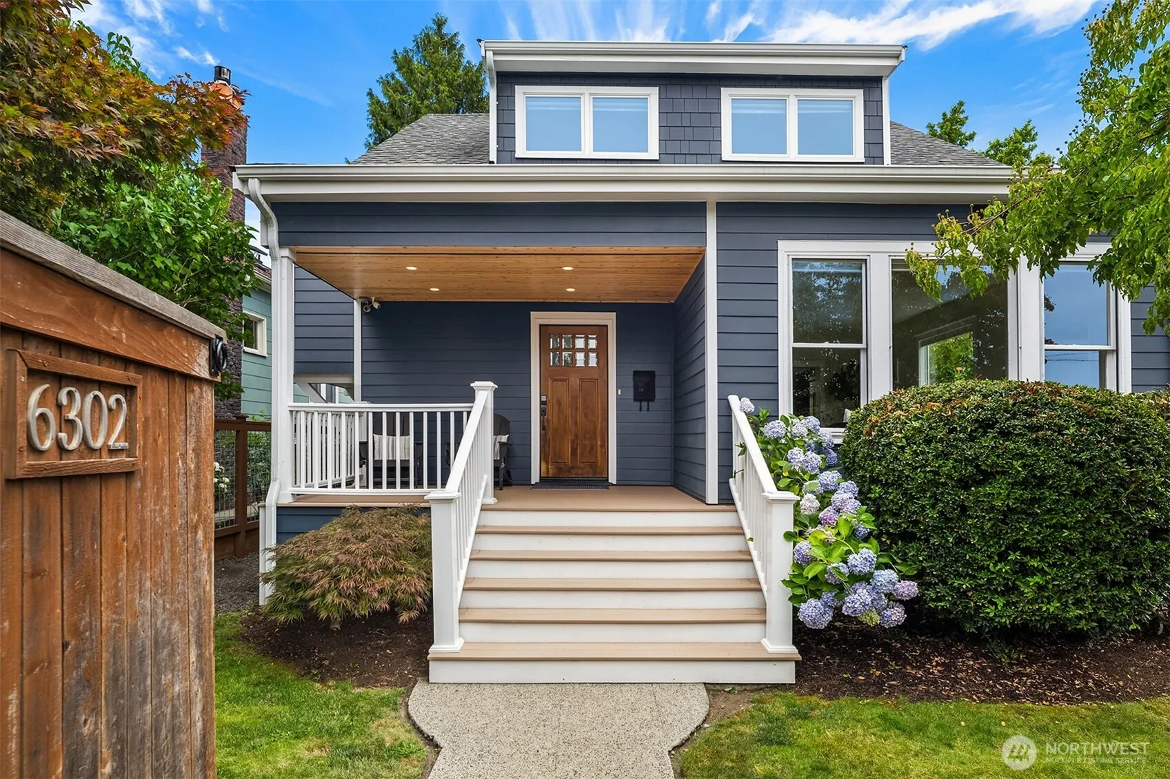 Property photo for 6302 15th Avenue Ne, Seattle photo 2