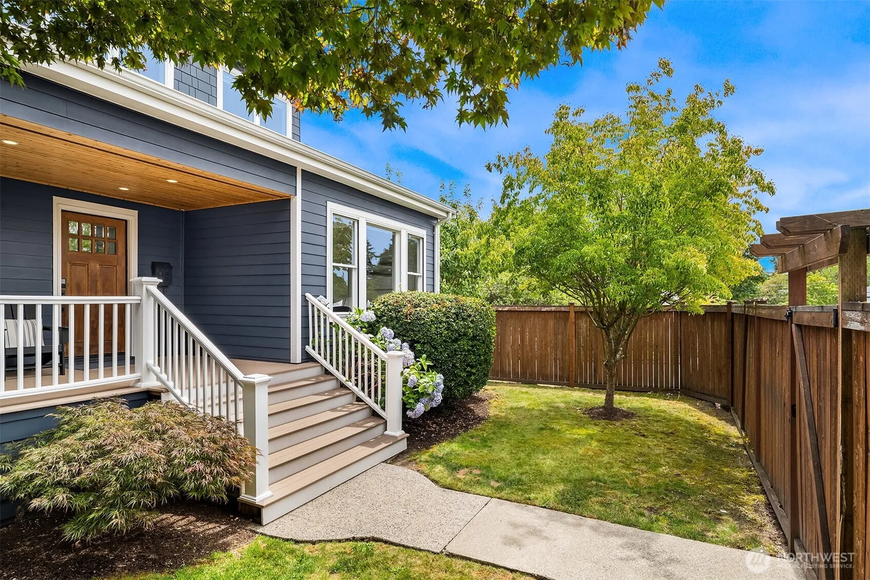 Property photo for 6302 15th Avenue Ne, Seattle photo 3