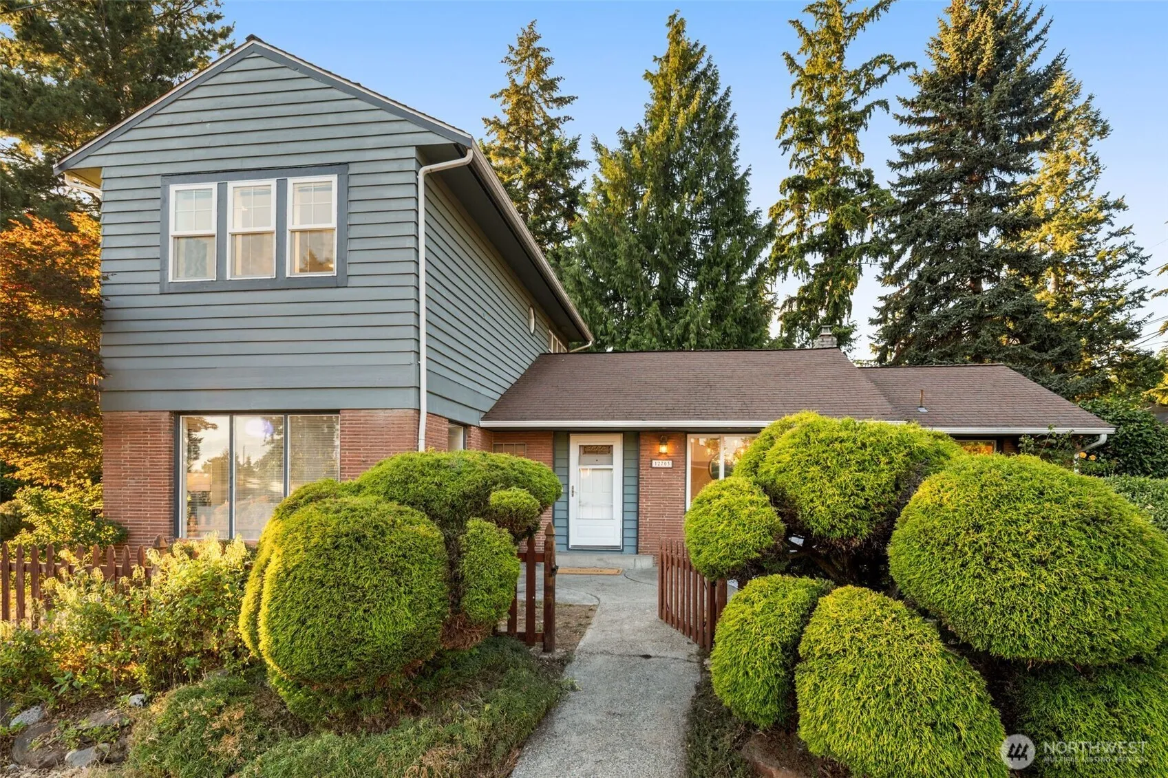 Property photo for 12703 4th Avenue Nw, Seattle photo 2