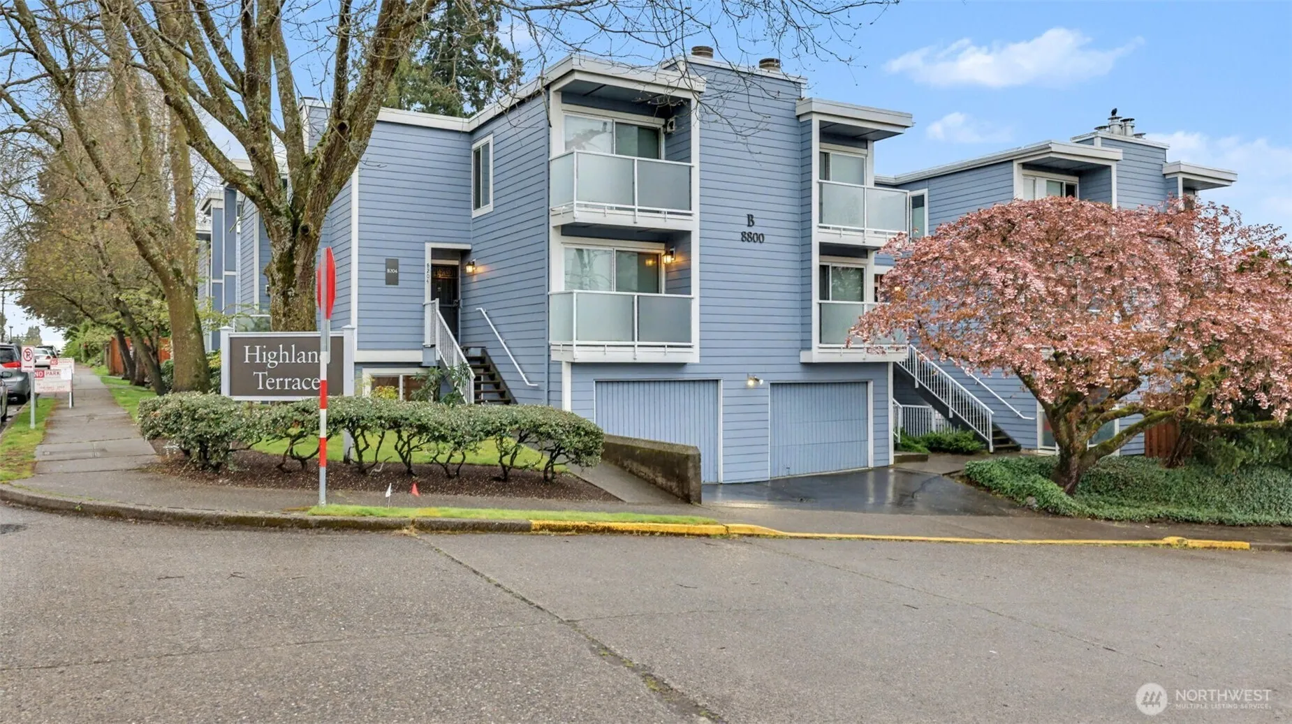 Property photo for 8800 20th Avenue Ne #b101, Seattle photo 2