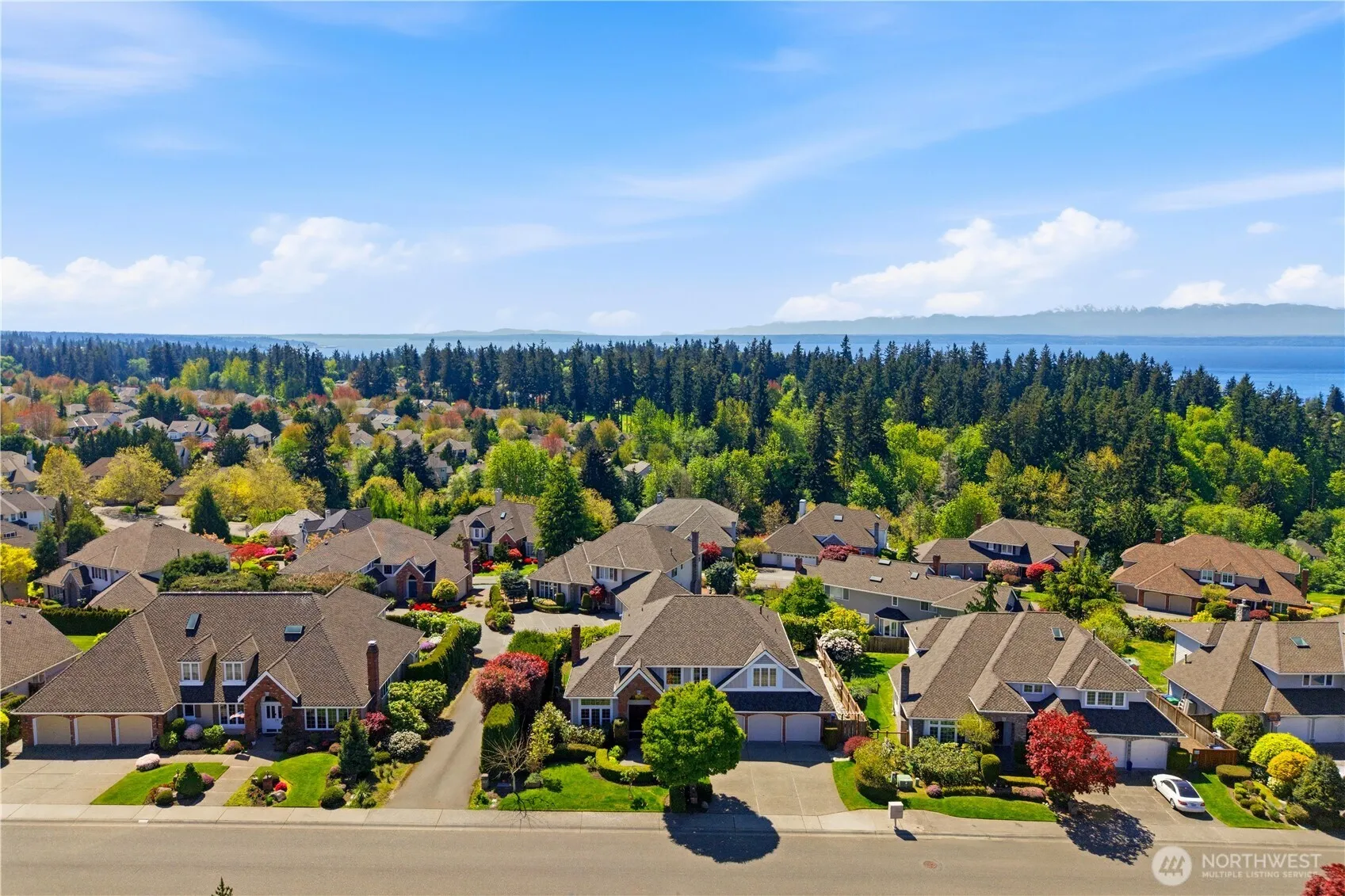 Property photo for 11910 59 Avenue W, Mukilteo photo 2