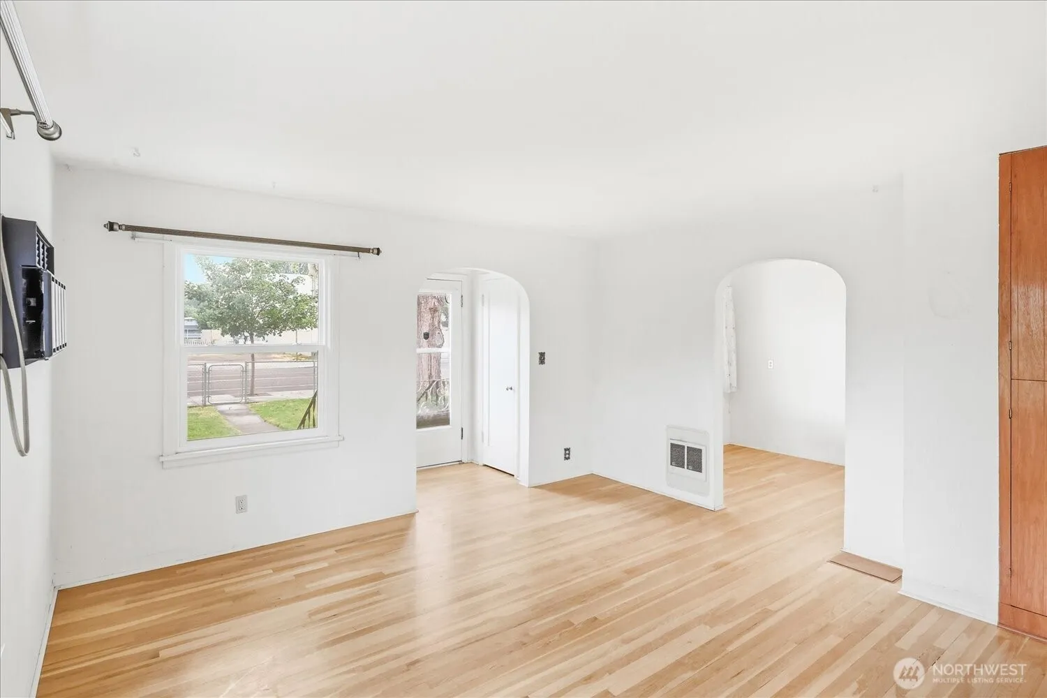 Property photo for 1020 S College Avenue, College Place photo 4