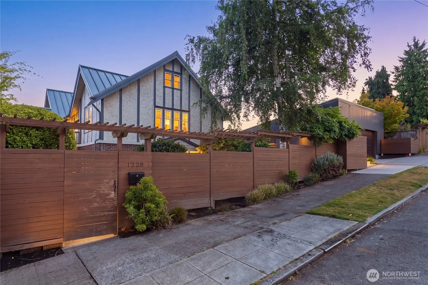 Property photo for 1228 23rd Avenue E, Seattle photo 4