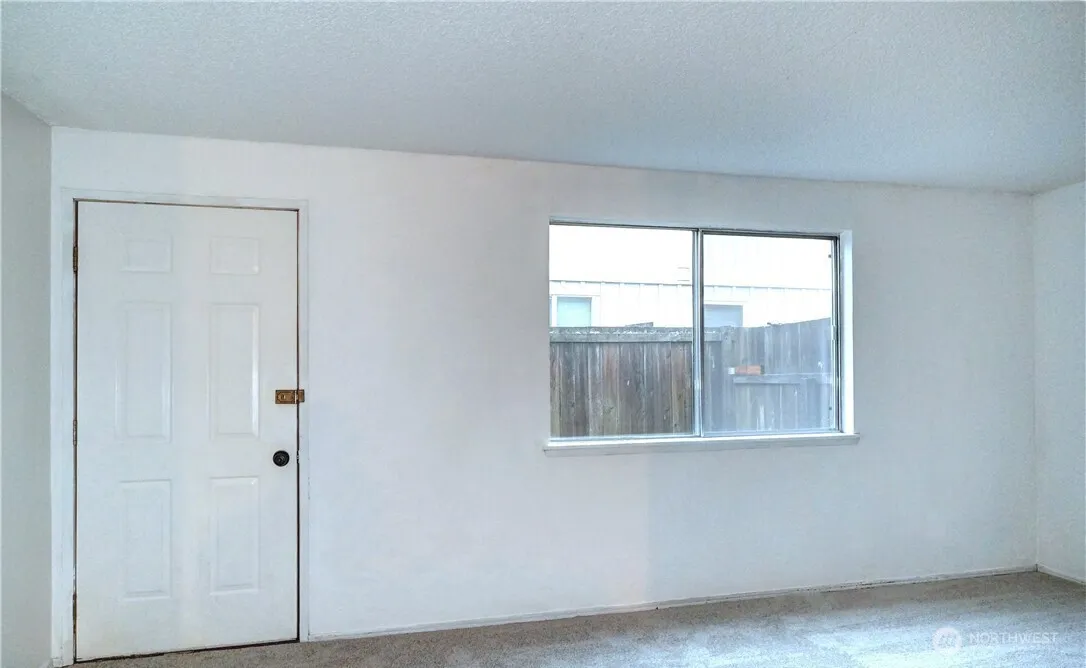 Property photo for 10332 15th Avenue Ct E, Tacoma photo 2
