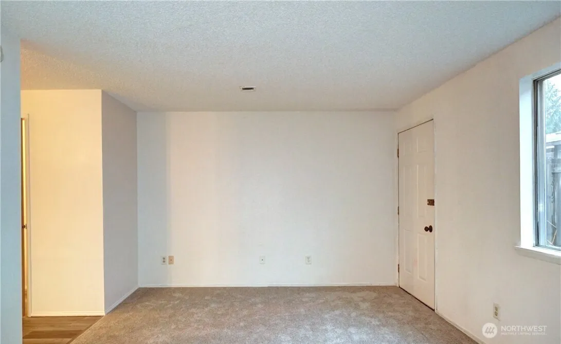 Property photo for 10332 15th Avenue Ct E, Tacoma photo 3