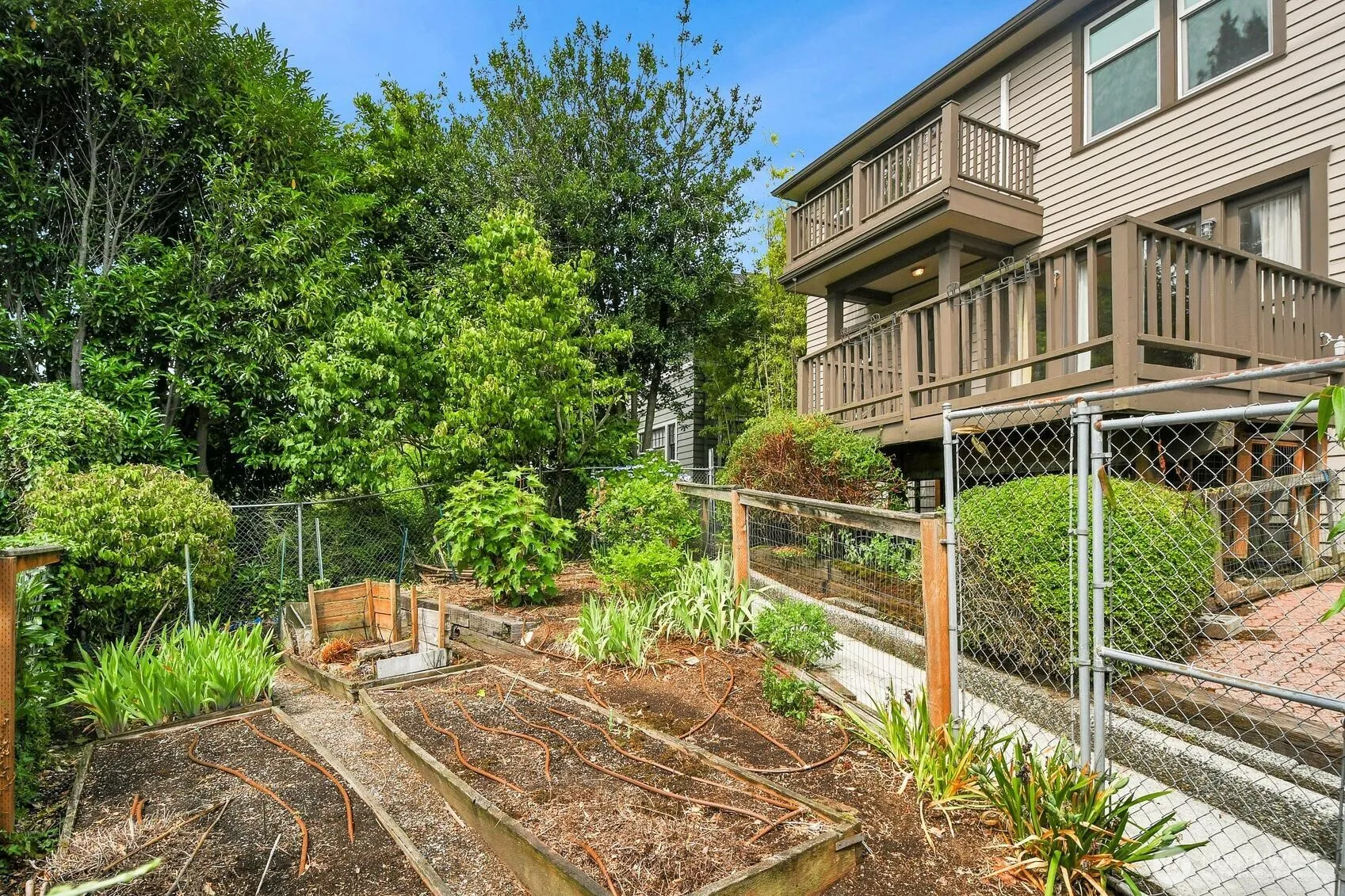 Property photo for 910 11th Avenue E, Seattle photo 4